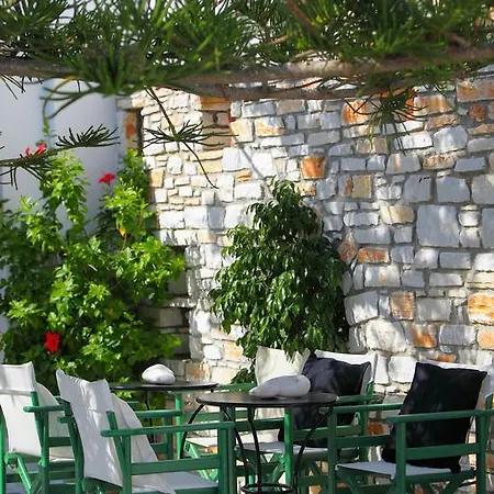 Ostria Aparthotel Naoussa