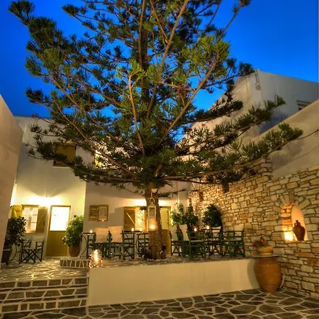 Ostria Aparthotel Naoussa