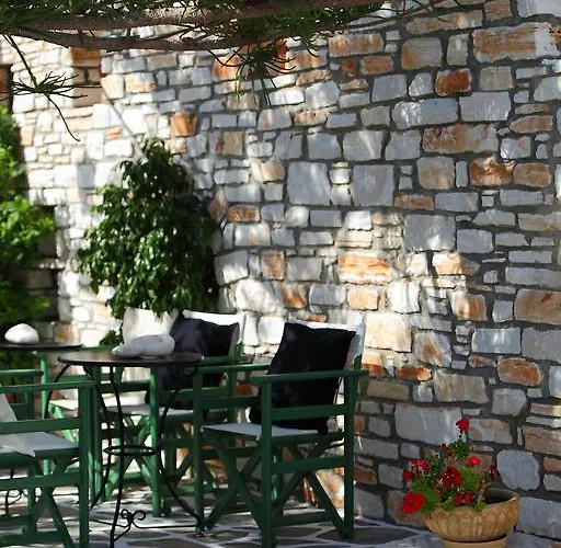 Ostria Naousa (Paros)