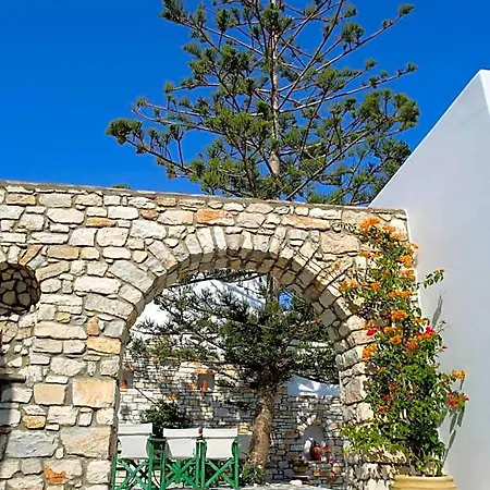 Ostria Ξενοδοχείο με διαμερίσματα 3*