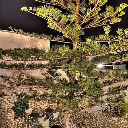 Ξενοδοχείο με διαμερίσματα Ostria