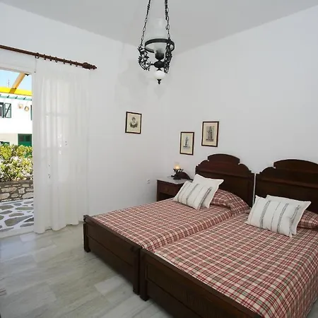 Ostria 3* Naousa (Paros)