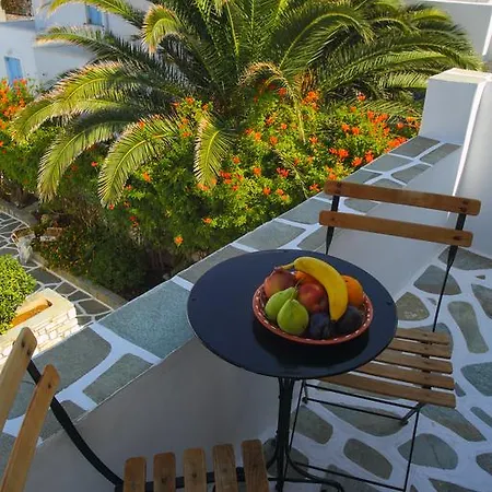 Ostria Naousa (Paros)