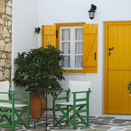 Ostria Aparthotel Naousa (Paros)