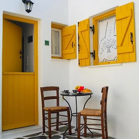 Ostria Aparthotel Naousa (Paros)