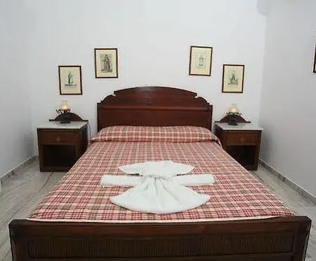 Ostria Ξενοδοχείο με διαμερίσματα 3*