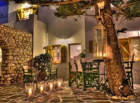 Ostria Aparthotel Naousa (Paros)