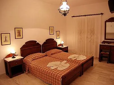 Ξενοδοχείο με διαμερίσματα Ostria Νάουσα