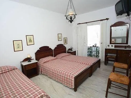 Ostria Aparthotel Naousa