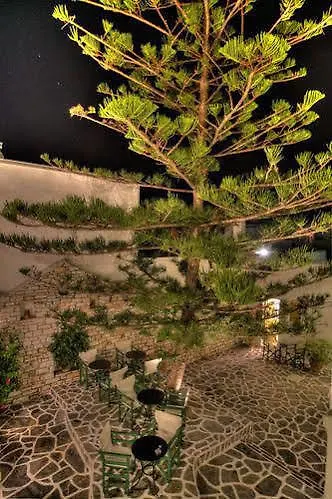 Ostria Aparthotel Naousa