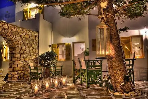 Ostria Aparthotel Naousa